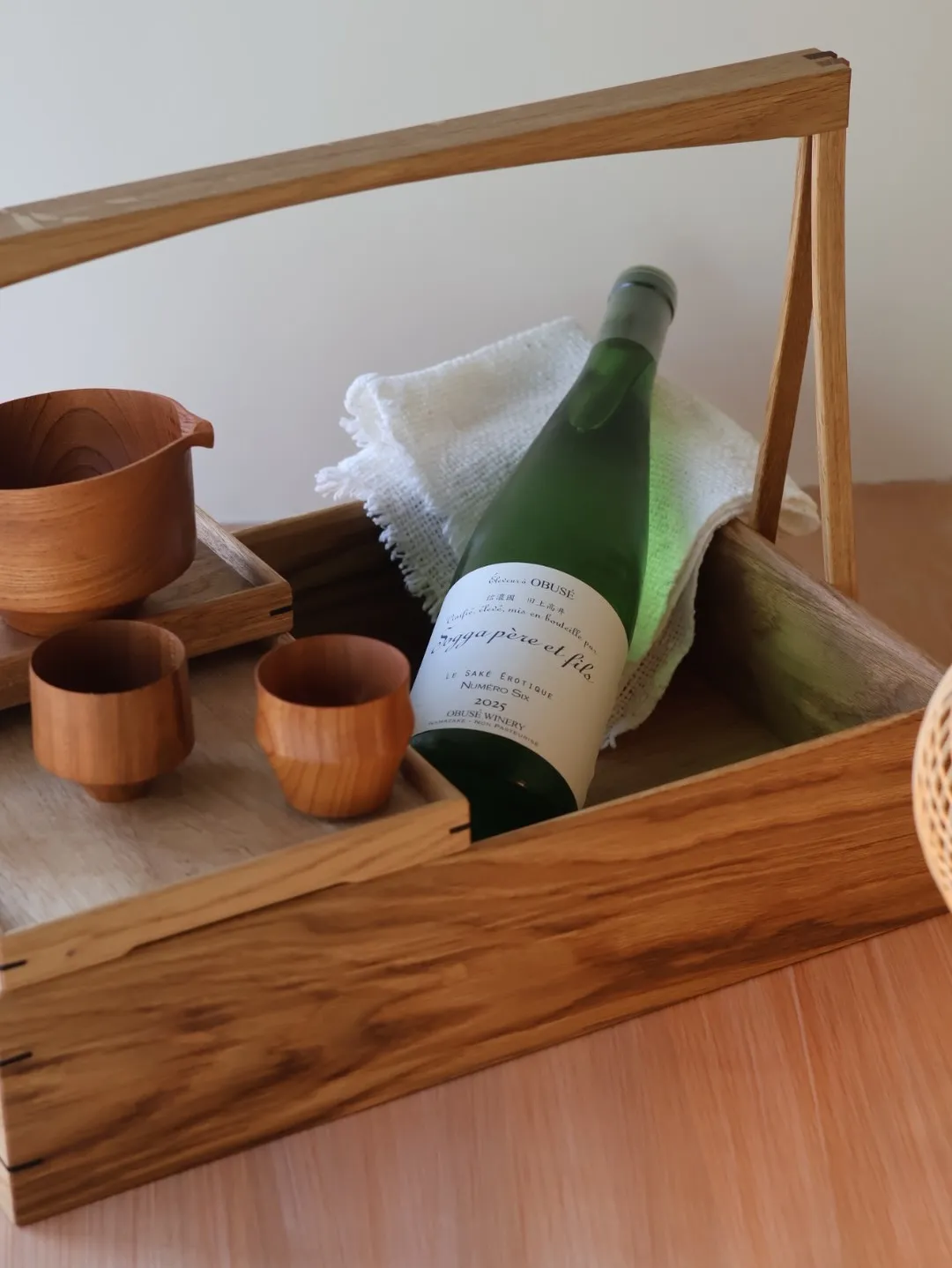 季節の日本酒を、作家さんの酒器で。