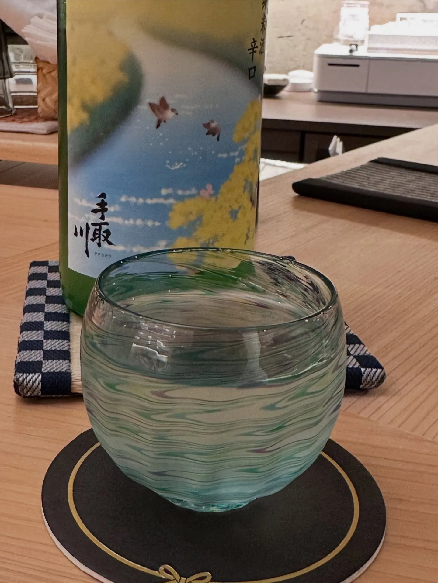 季節の日本酒を、作家さんの酒器で。