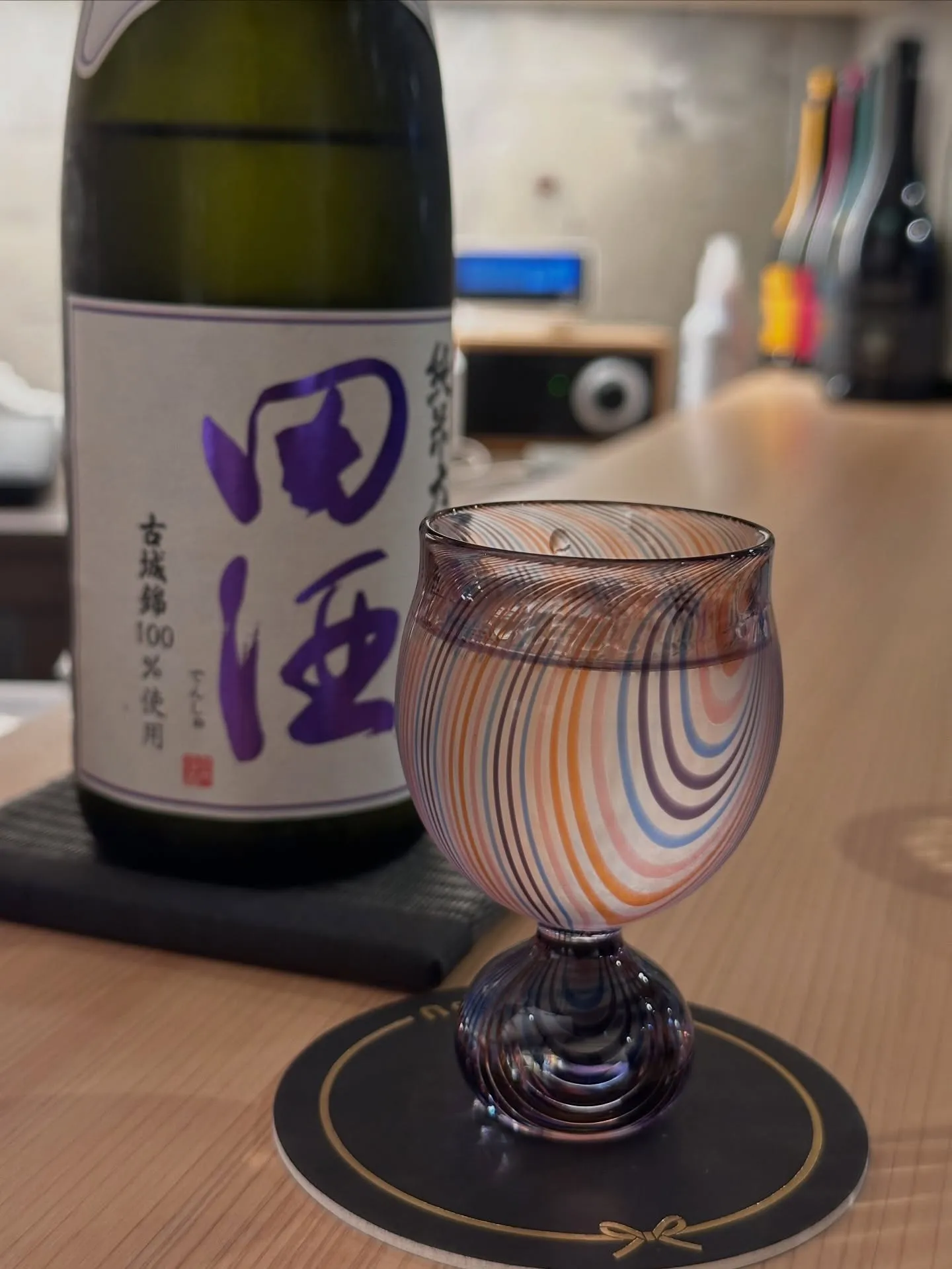 季節の日本酒を、作家さんの酒器で。